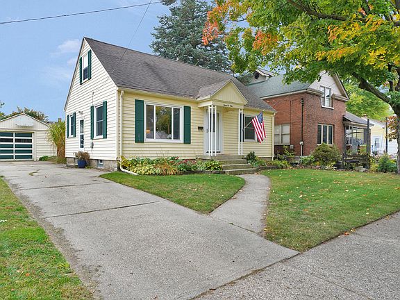 3rd image of 1104 Northlawn St NE