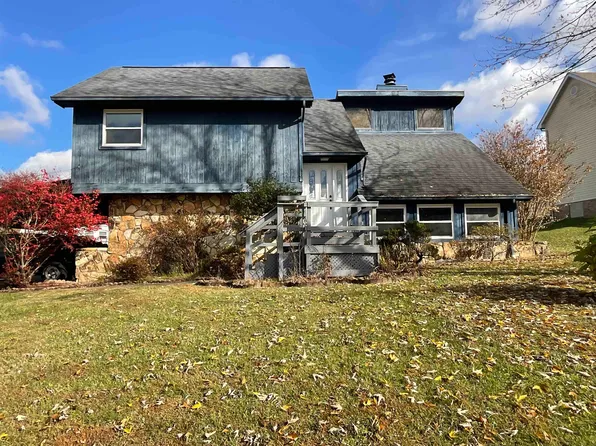 6 Lee Rd, Huntington, WV 25704