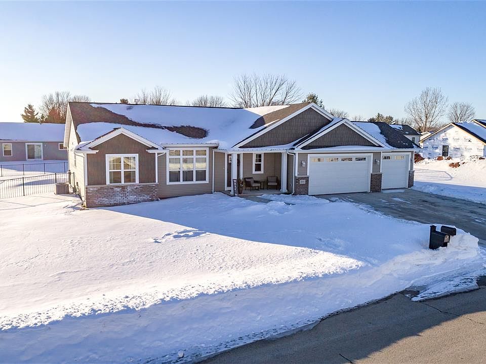 1st image of 215 Gabriel Ln