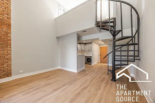 1214 N La Salle Dr Photo 1