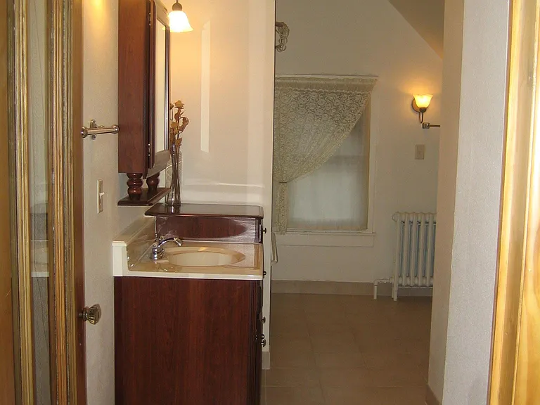 3400 N Downer Ave — Photo 5
