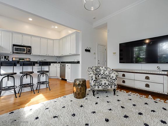 5th image of 450 W Armitage Ave #3