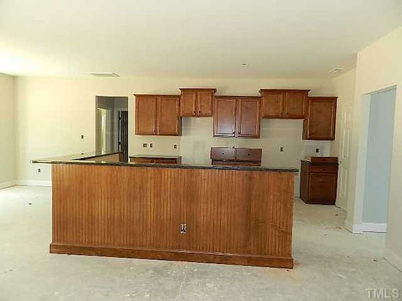 5th image of 117 Kasdon Dr