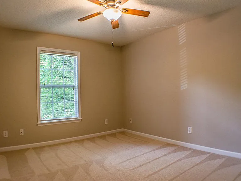 624 Ivy Glen Dr — Photo 11