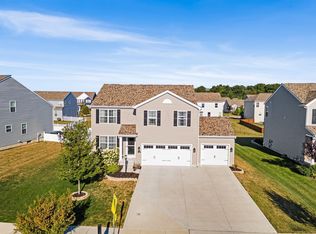 585 Weaver Ridge Dr, Marysville, OH 43040