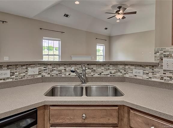 5th image of 9009 Socata Way