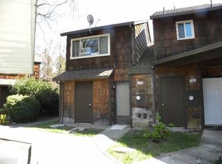 1322 Parkway Dr, Rohnert Park, CA 94928