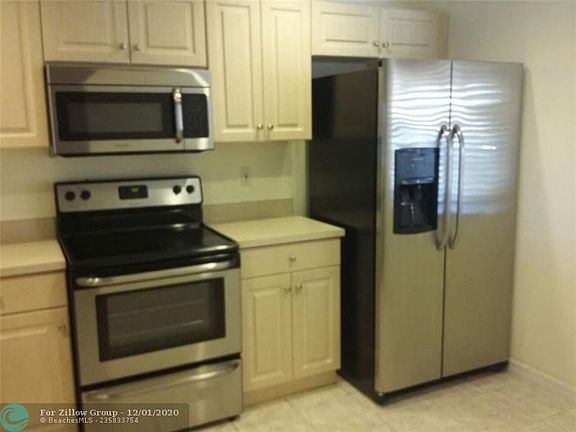 2nd image of 865 NW 208th Cir #865