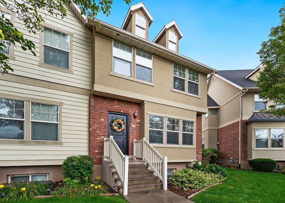 1st image of 2029 W Crescent Row