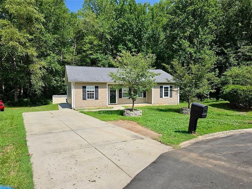 1st image of 111 Dundee Ct