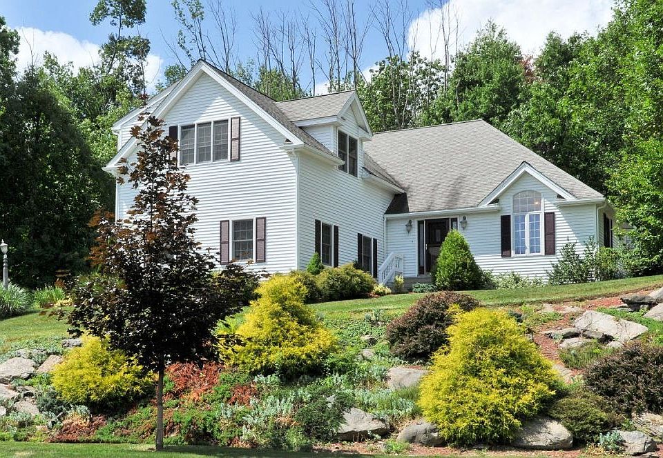 For Sale: 5 Elizabeth Lane, Sterling, MA 01564