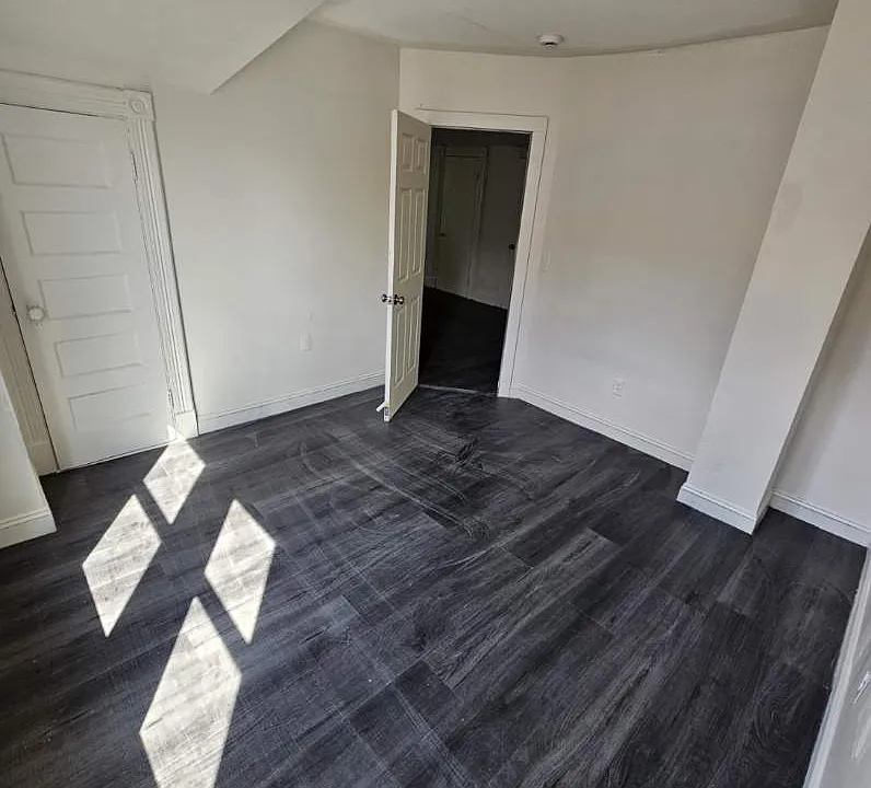 87 Hillside Ave #3