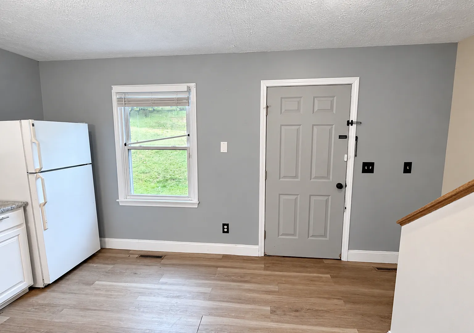 42 Broadview Ave — Photo 2