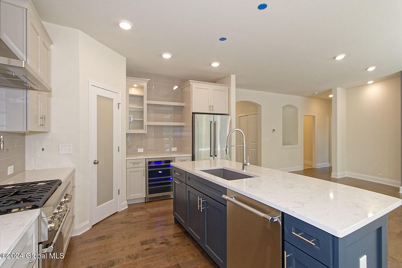 4th image of 34 Wellington Court