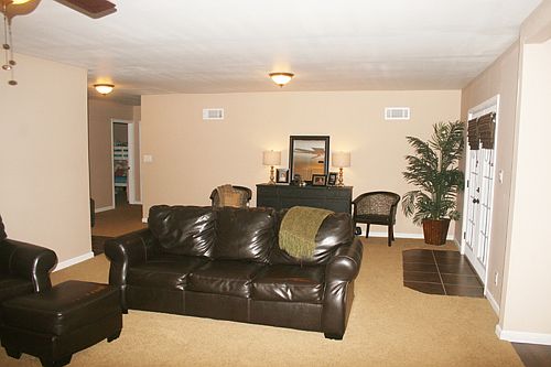 3rd image of 422 E High Point Dr