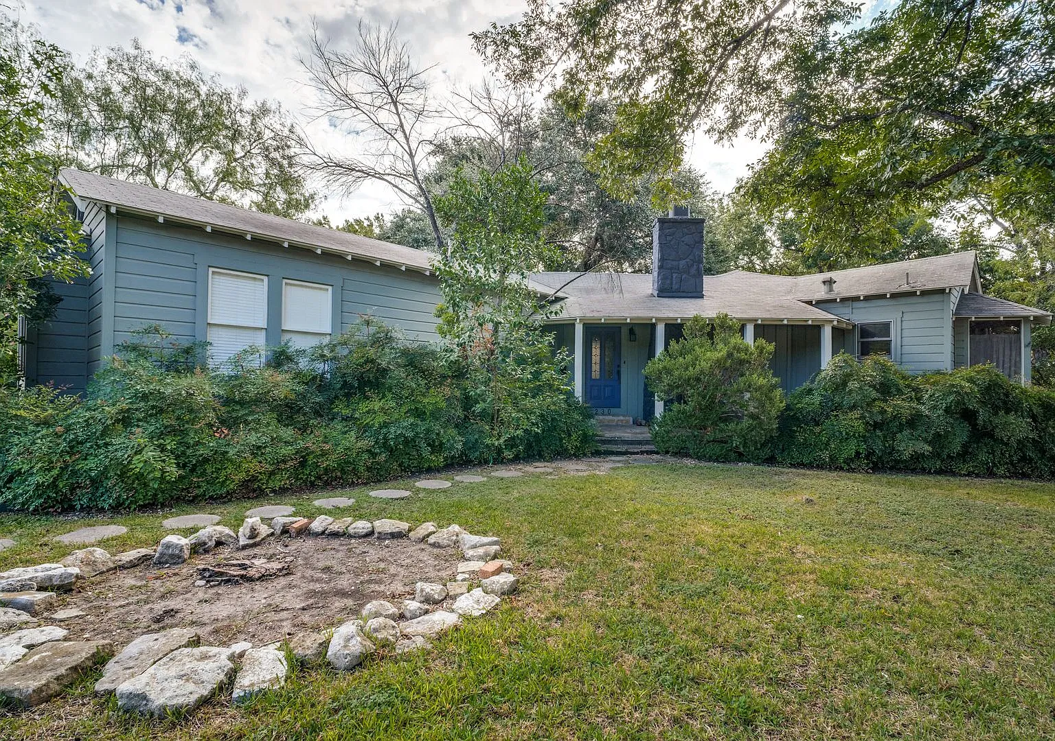 Charming Cottage With Casita In The Heart Of Alamo Heights — Photo 1