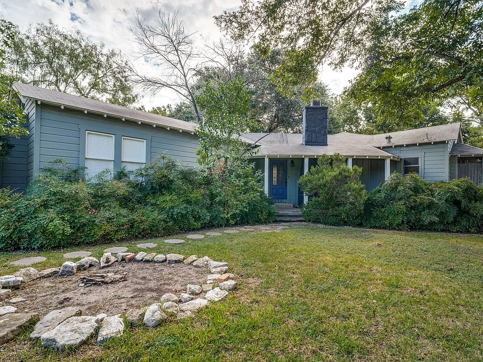 230 Evans Ave