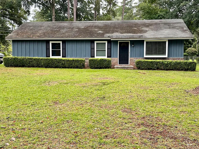 2113 Wimbledon Dr — Photo 1