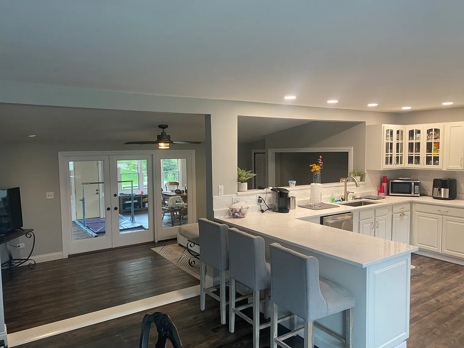 3 bed, 1900 sqft, $3,750 — Photo 4