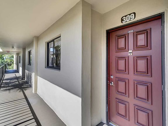 2nd image of 5130 Las Verdes Cir APT 309