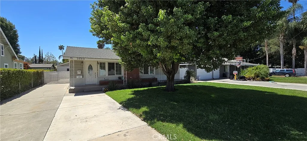 3 bed, 1552 sqft, $3,150 — Photo 2