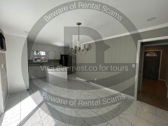 5th image of 1017 Shades Glen Dr