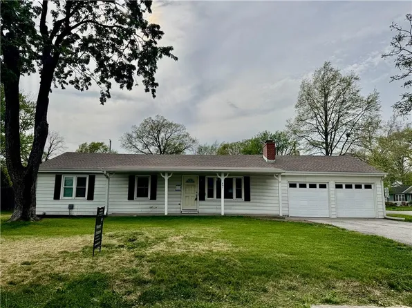 601 S Troost St, Olathe, KS 66061