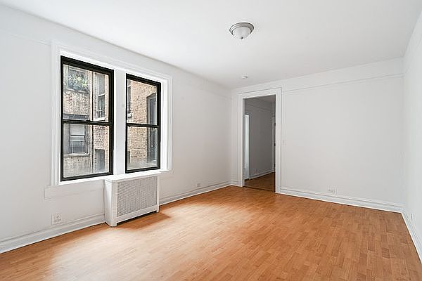 1st image of 810 W 183rd St APT 3D