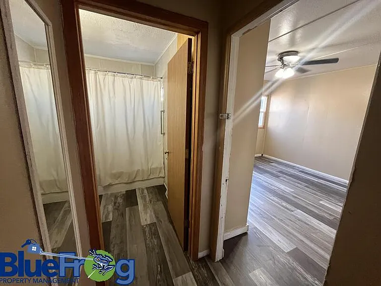 1131 S Greenwood Ave — Photo 10