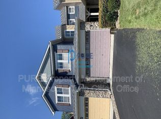 1936 Lincoln Ln, Chanhassen, MN 55317