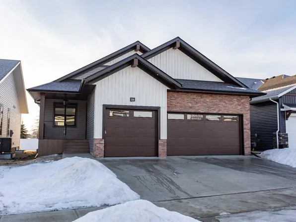 20 N Emmett Cres, Red Deer, AB T4P 3G8