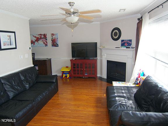 2nd image of 2325 Vineyard Dr APT C8