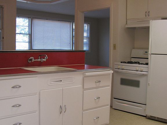 4th image of 612 Cambridge Ave
