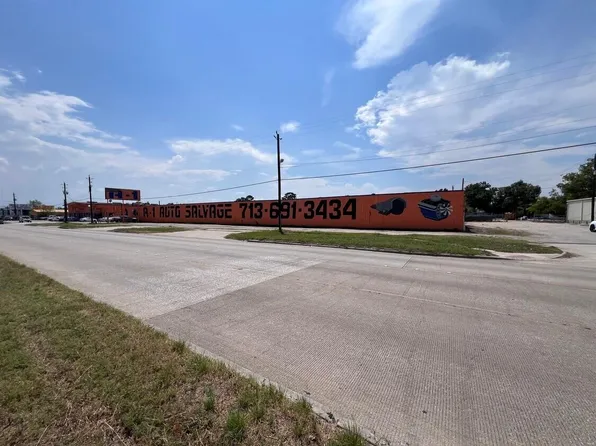 6315 N Shepherd Dr, Houston, TX 77091