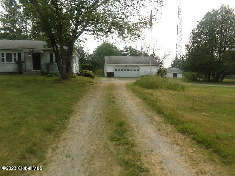 2nd image of 186 Carpenter Road