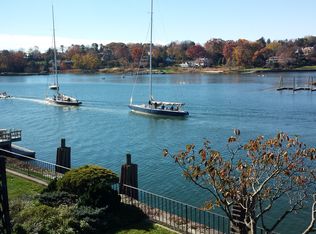 636 Steamboat Rd APT 2B, Greenwich, CT 06830