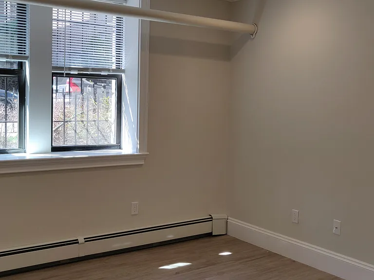 31 Glenville Ave #A — Photo 18