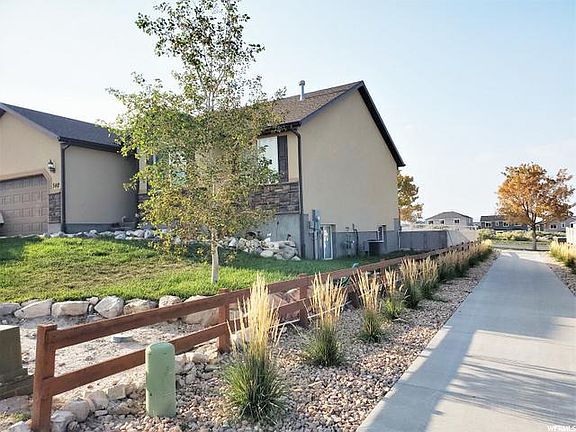 2nd image of 340 W Red Tailed Crescent Dr
