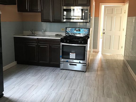 5th image of 2335 N Lockwood Ave #1