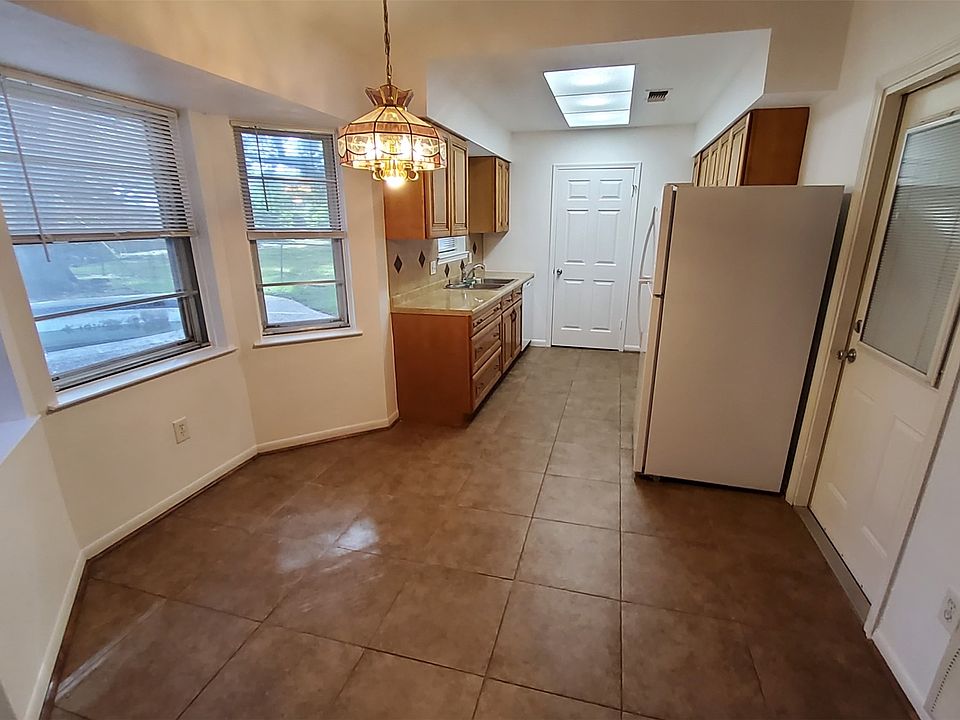 1st image of 2121 Redwood St #2121