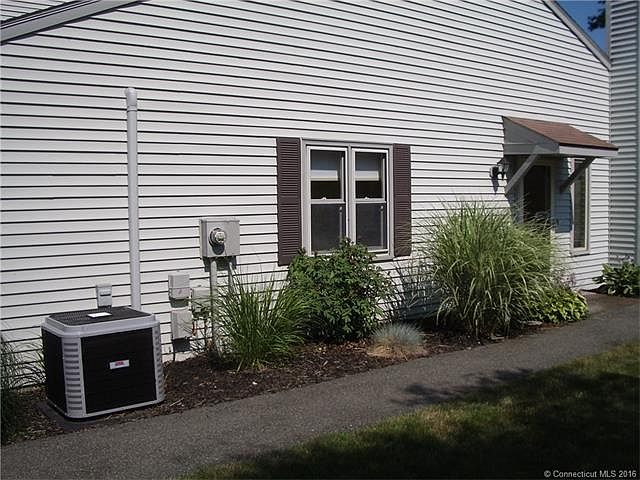 1st image of 31 Hickory Ln