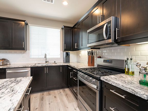 4th image of 16487 Veridian Cir