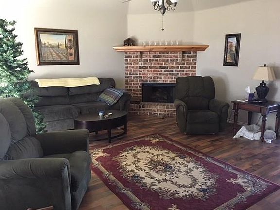 2nd image of 211 Ashley St