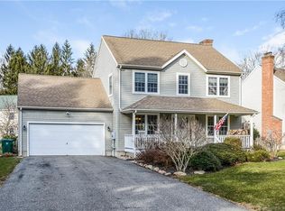 7 Tisbury Rd, Old Lyme, CT 06371