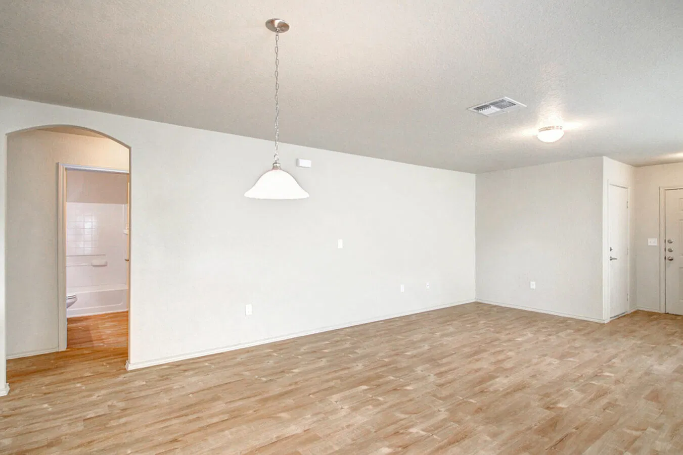 Enclave at Northeast Crossing — Photo 4