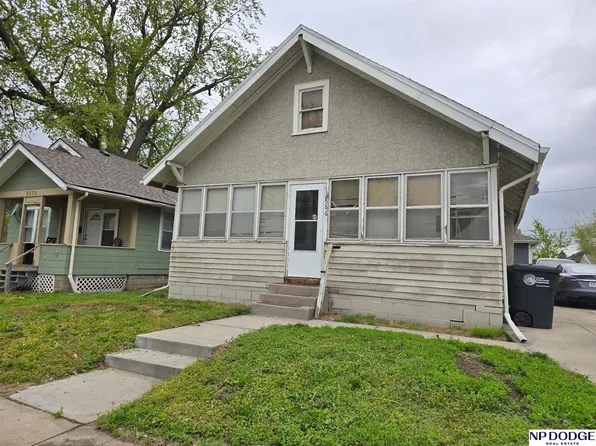 2566 Sprague St, Omaha, NE 68111