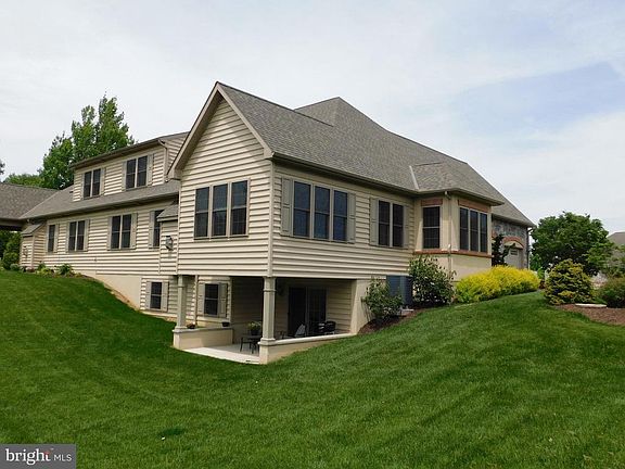 3rd image of 176 N Tanglewood Dr