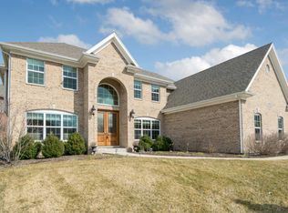 1003 Caroline Ct, Naperville, IL 60565