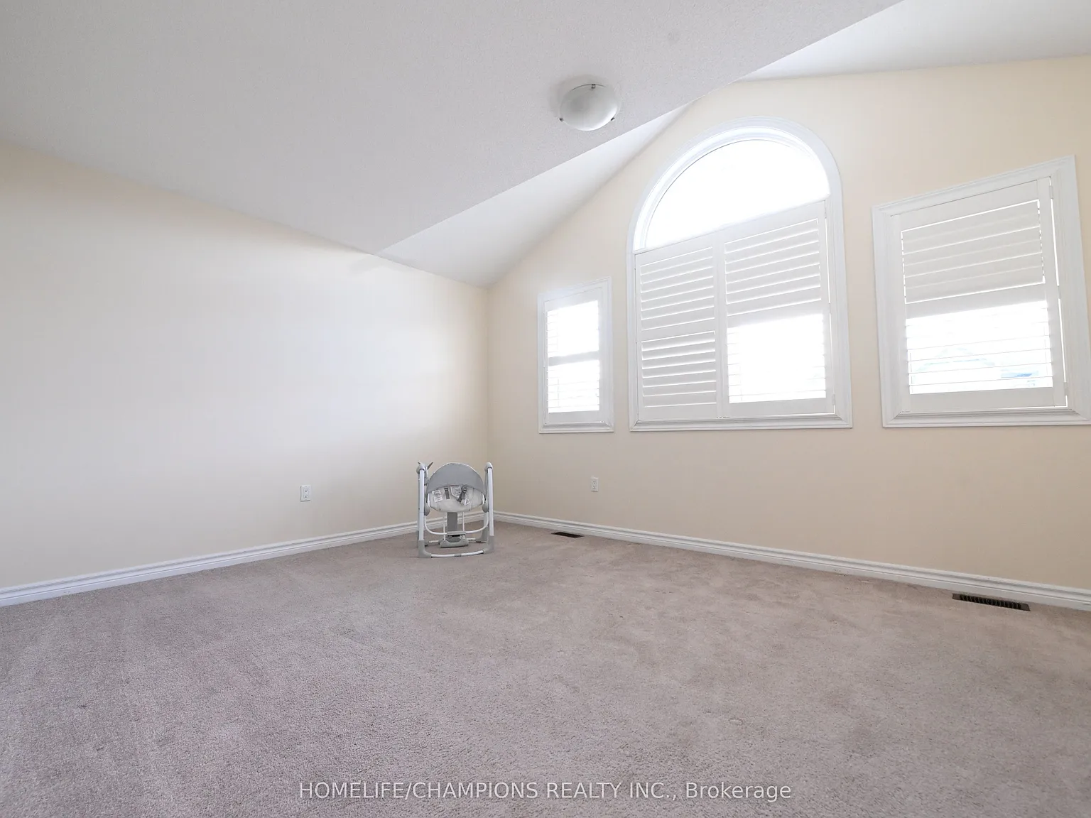 4 bed, $3,399 — Photo 4