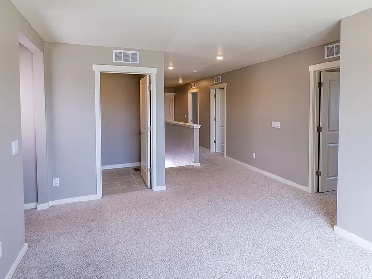 1464 Vantage Pkwy — Photo 29